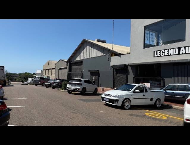 1,100M² WAREHOUSE TO LET IN WINDERMERE